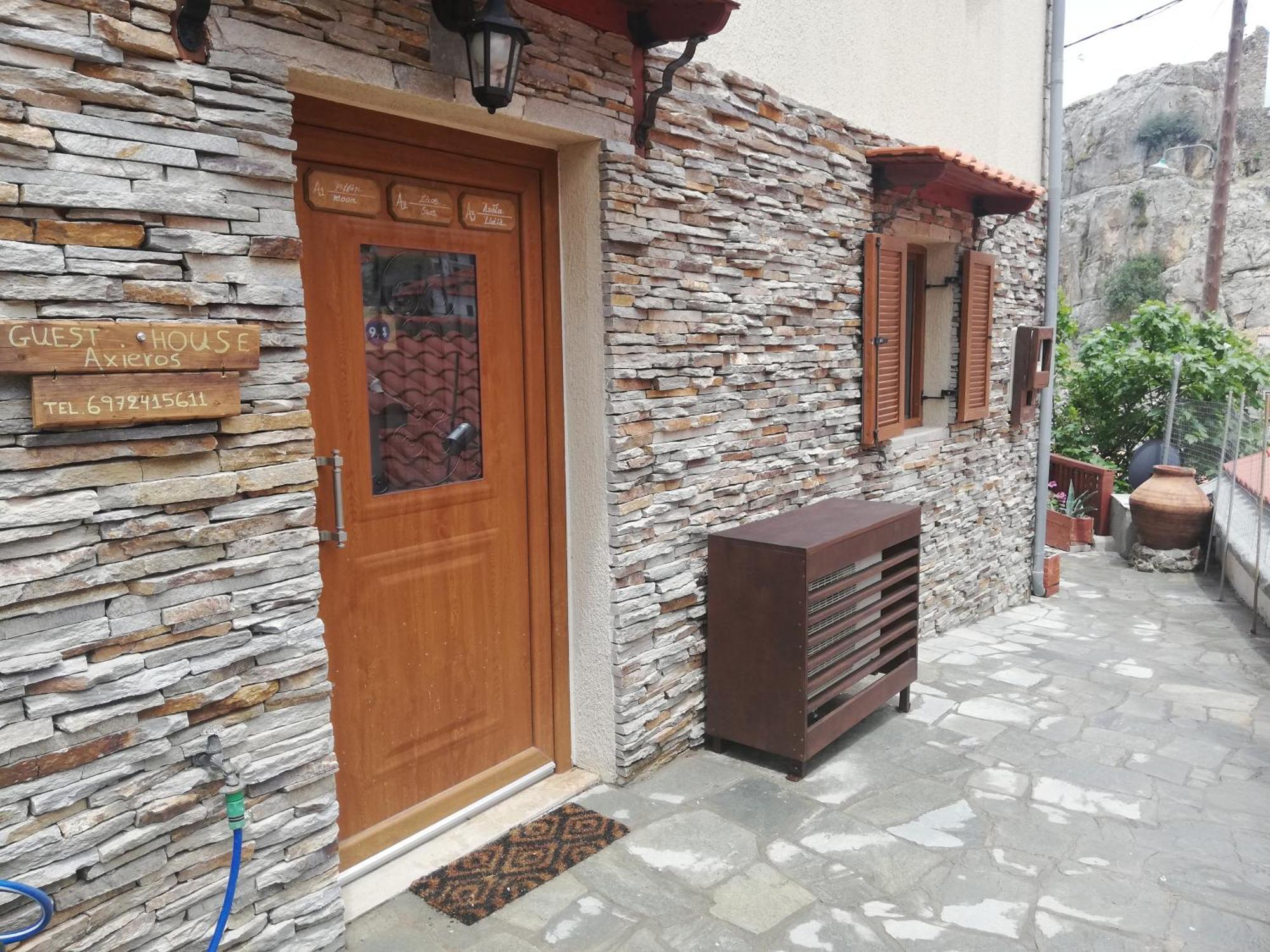 Apartament Axieros *